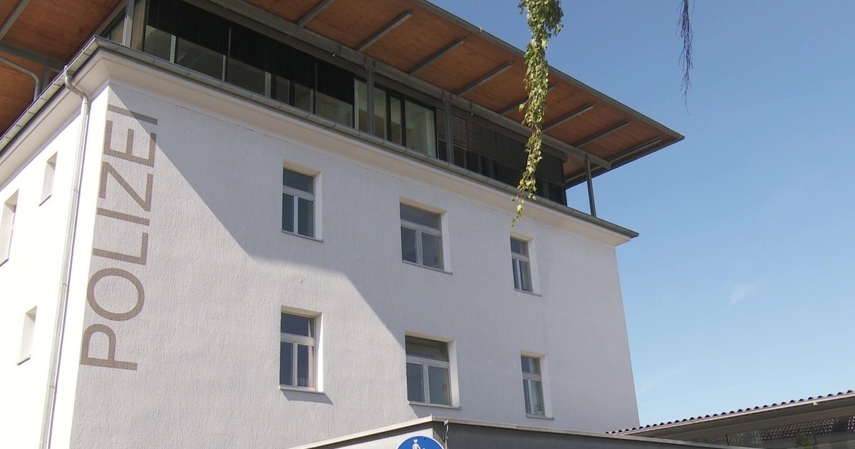 Ermittler der Kripo Neu-Ulm durchsuchen neun Anwesen auf Kinderpornographie | Regio TV